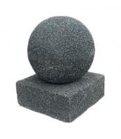 Сфера бетонная на подиуме, ДШВ(см) - 90x90x120, вес - 1500 кг